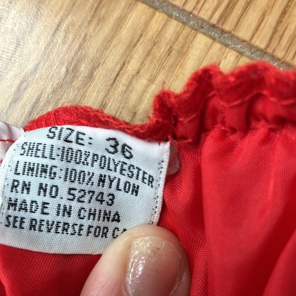 Vintage vibrant red lined skirt aprox size 1X - Picture 3 of 5